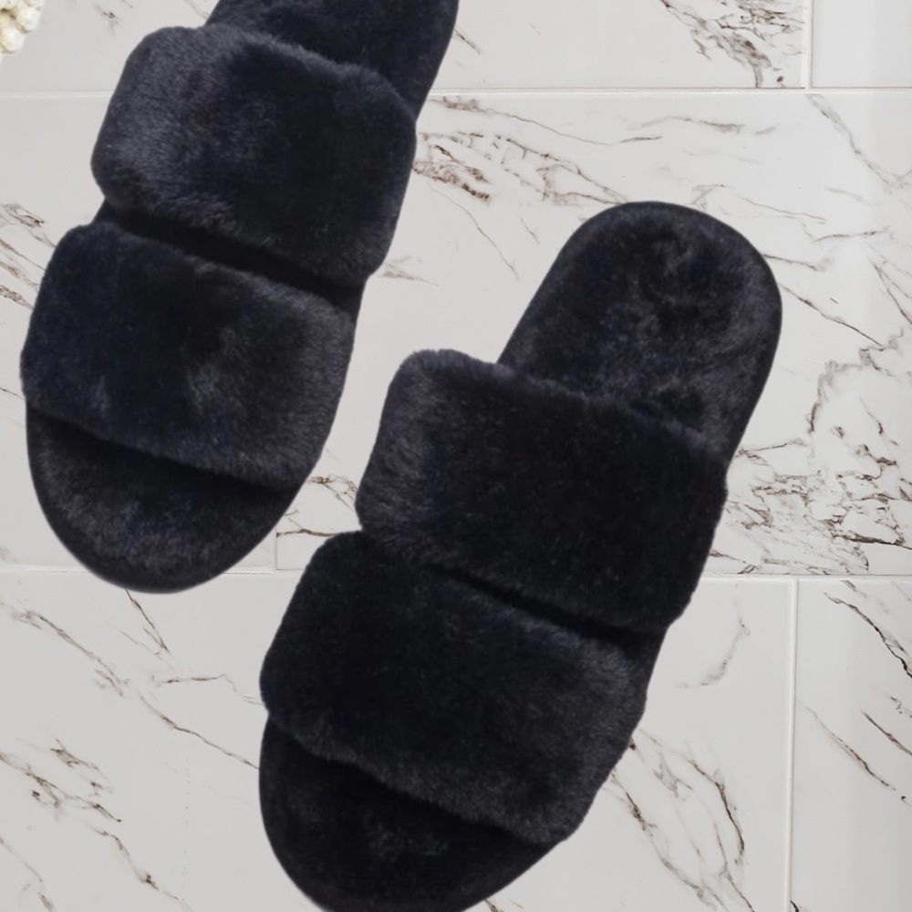 🆕 FLUFFY SLIPPERS